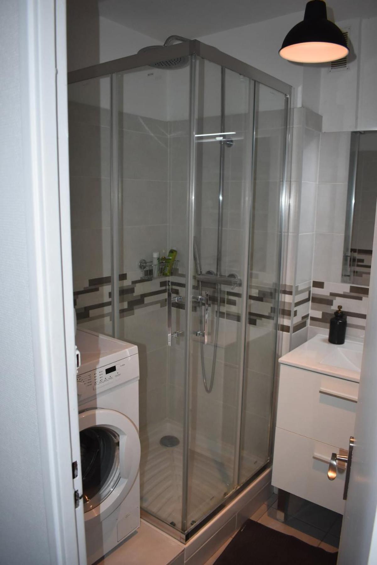 Appartement Lumineux 3 Chambres - Villeurbanne Gratte Ciel Luaran gambar