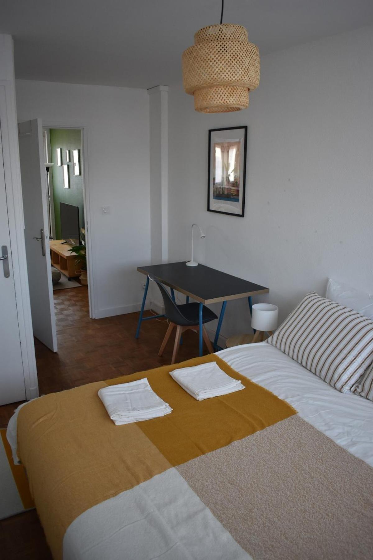 Appartement Lumineux 3 Chambres - Villeurbanne Gratte Ciel Luaran gambar