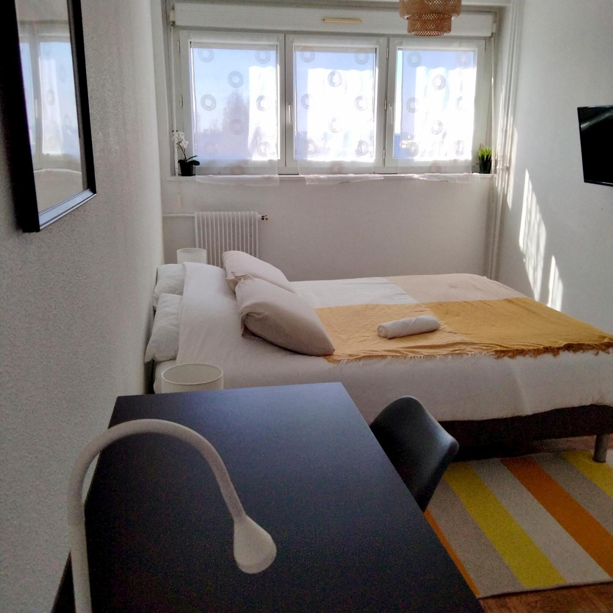Appartement Lumineux 3 Chambres - Villeurbanne Gratte Ciel Luaran gambar