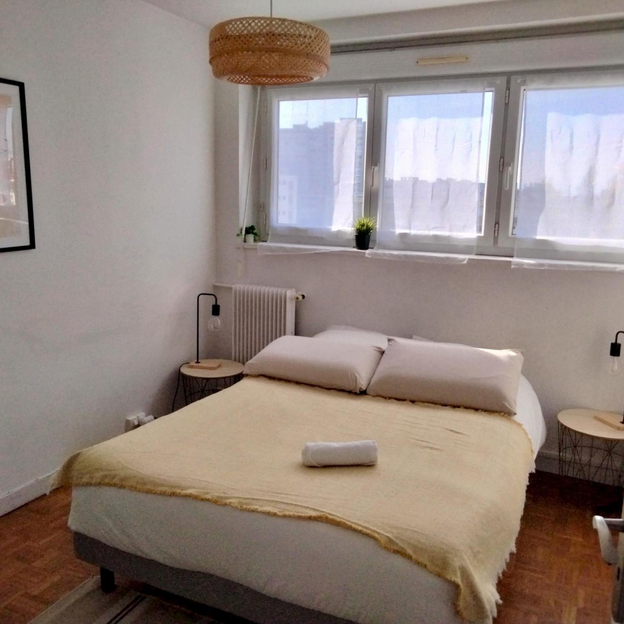 Appartement Lumineux 3 Chambres - Villeurbanne Gratte Ciel Luaran gambar